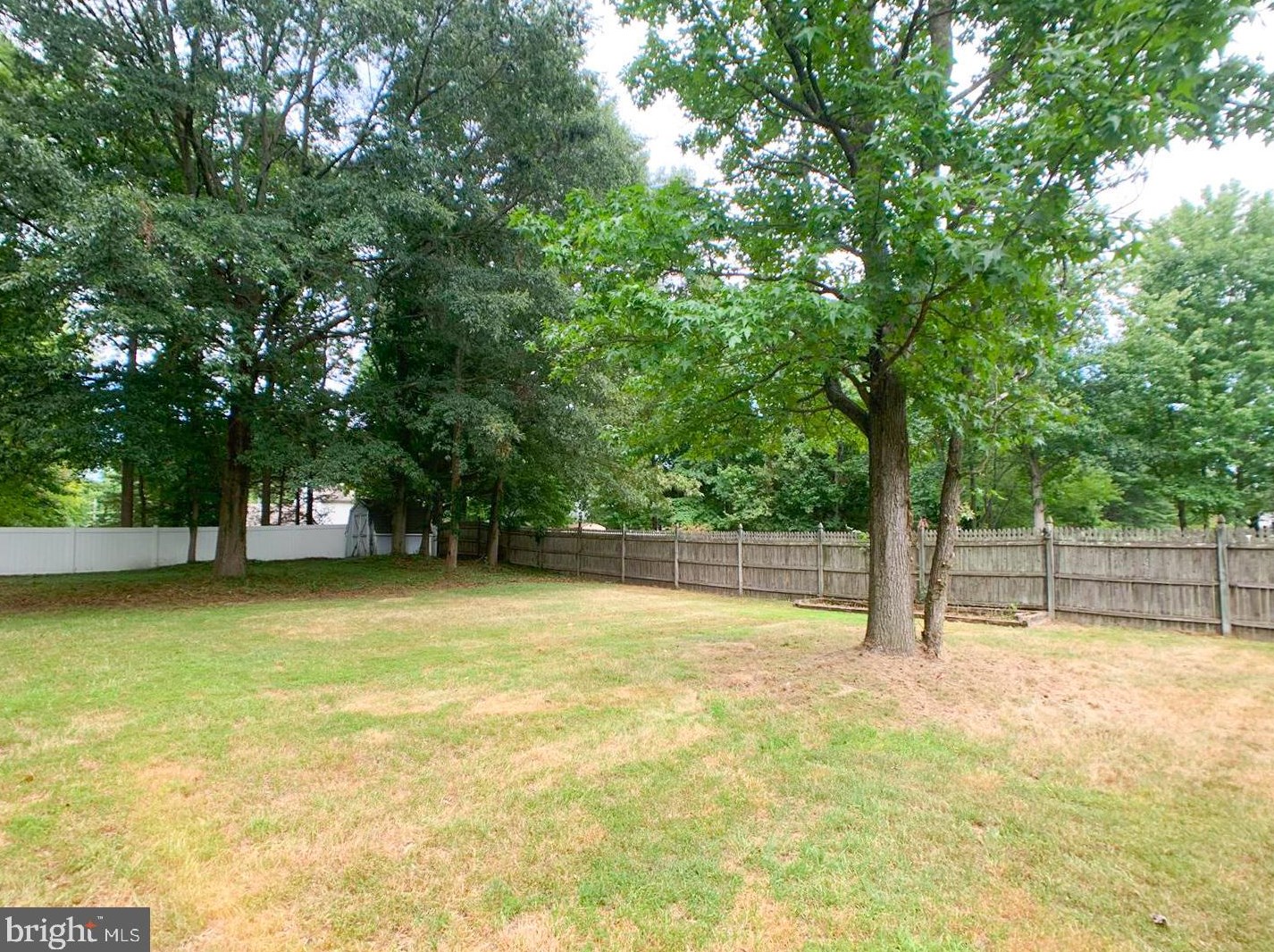 18 White Pne Dr, Medford NJ  08055-9340 exterior