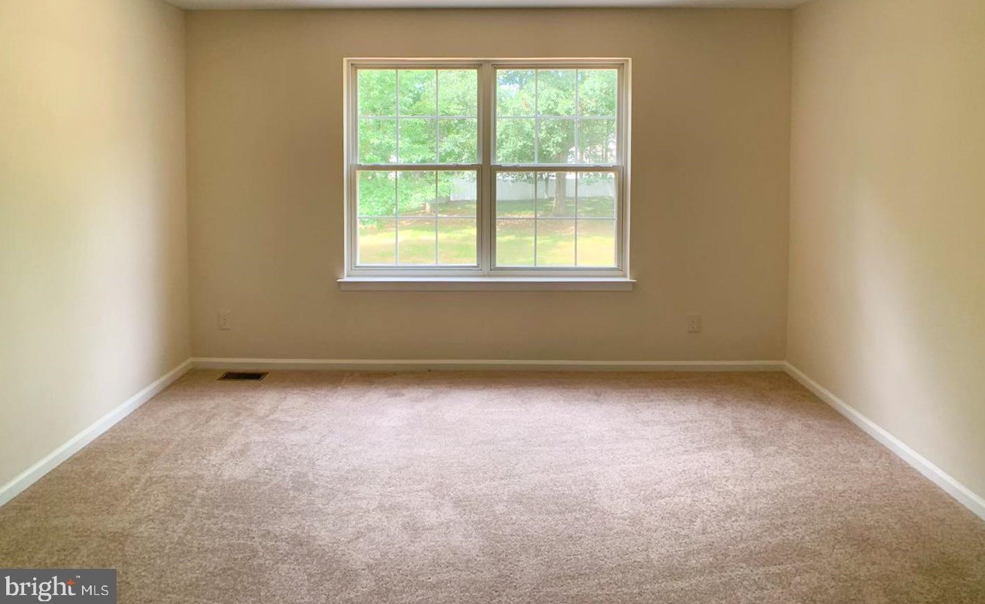 18 White Pne Dr, Medford NJ  08055-9340 exterior