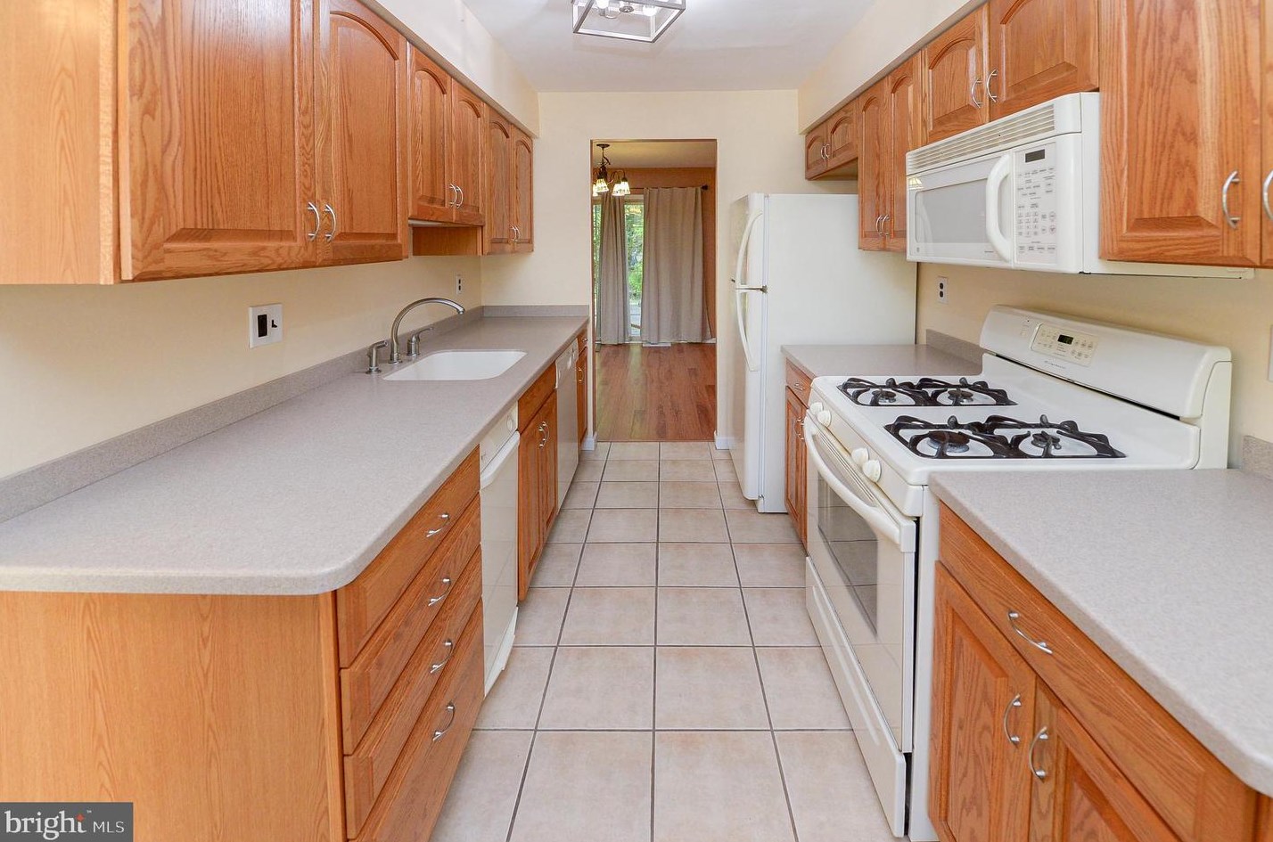 14 Bretshire Ct, Medford NJ  08055-9367 exterior