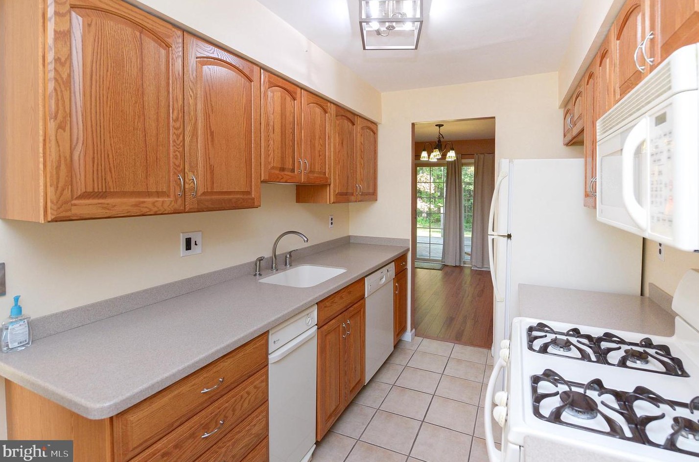 14 Bretshire Ct, Medford NJ  08055-9367 exterior