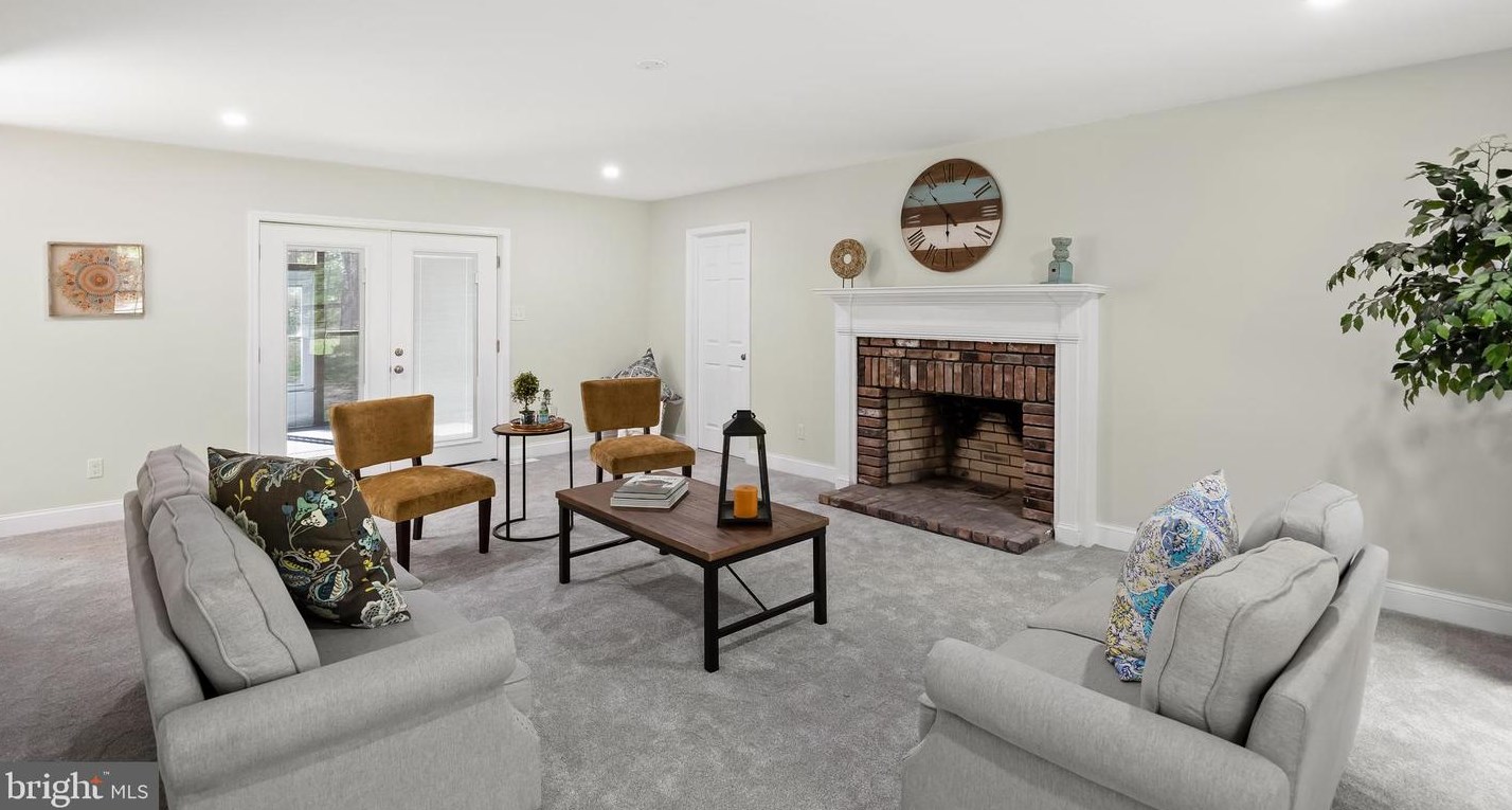 120 Nanticoke Ct, Southampton NJ  08088-8981 exterior