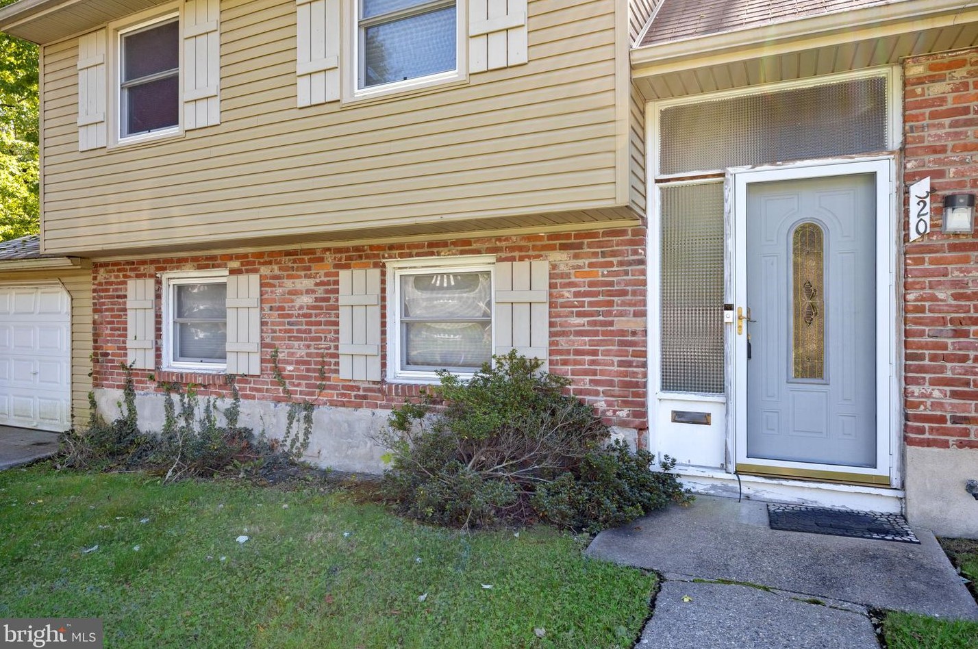 320 Farmdale Rd, Moorestown NJ 08057-1724 exterior