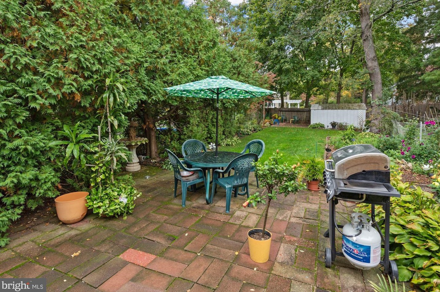 313 Linden St, Moorestown NJ 08057-3623 exterior