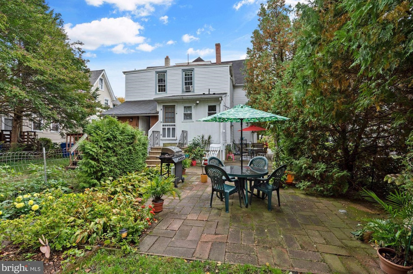 313 Linden St, Moorestown NJ 08057-3623 exterior