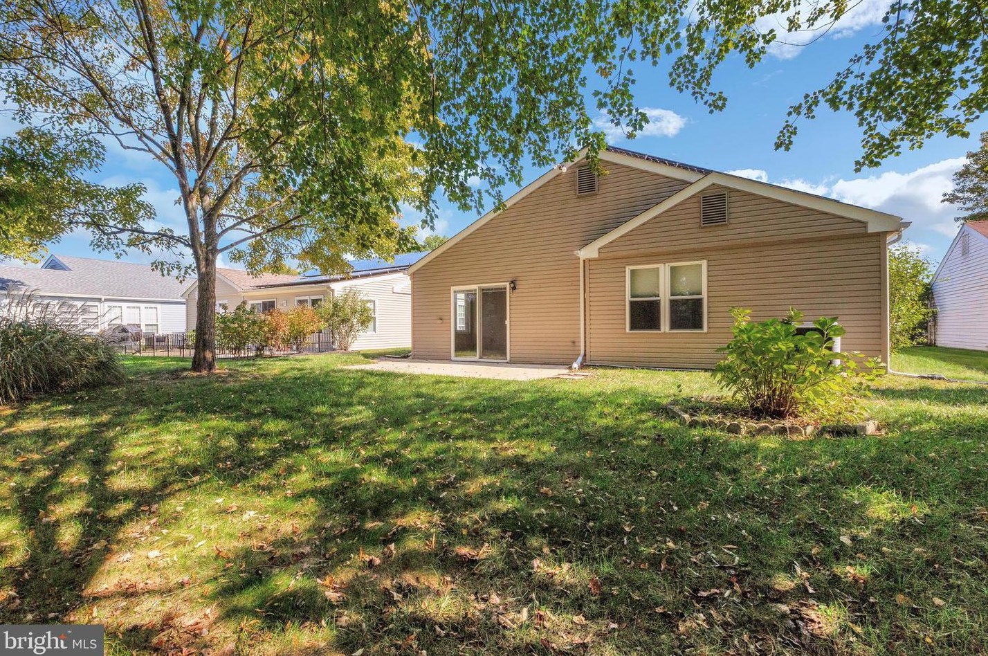 36 Finchley Ct, Southampton NJ  08088-1008 exterior