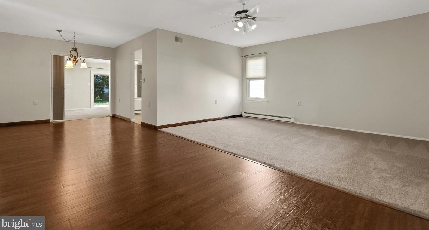 36 Finchley Ct, Southampton NJ  08088-1008 exterior