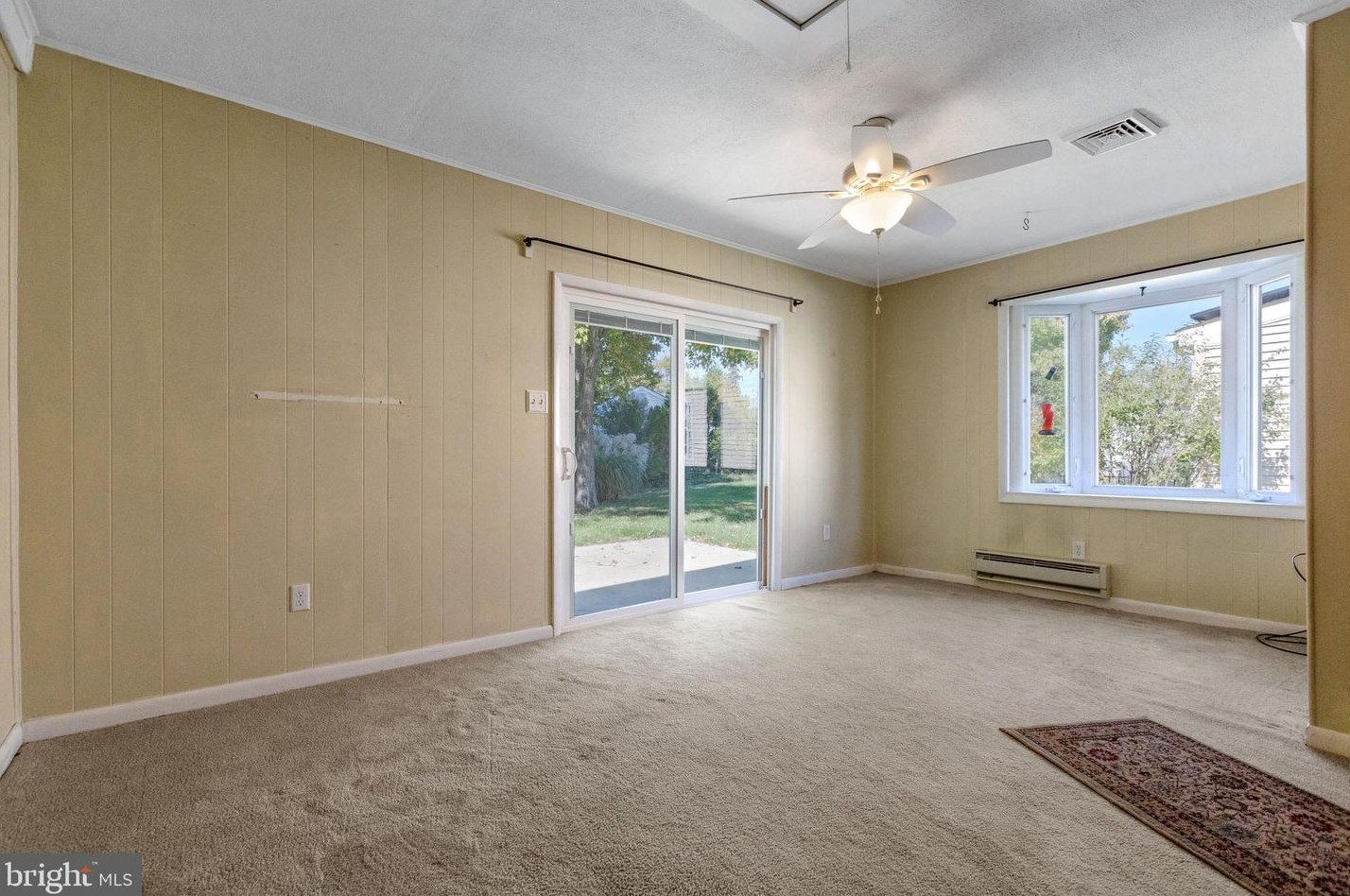 36 Finchley Ct, Southampton NJ  08088-1008 exterior