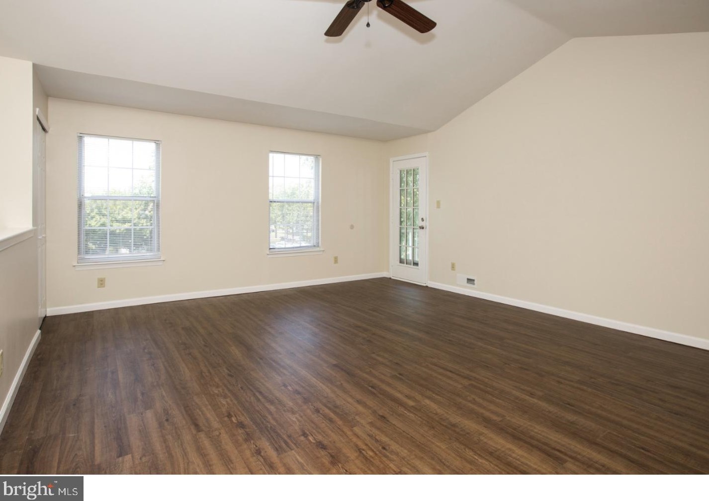 232 Thornwood Dr, Mount Laurel NJ  08054-1812 exterior
