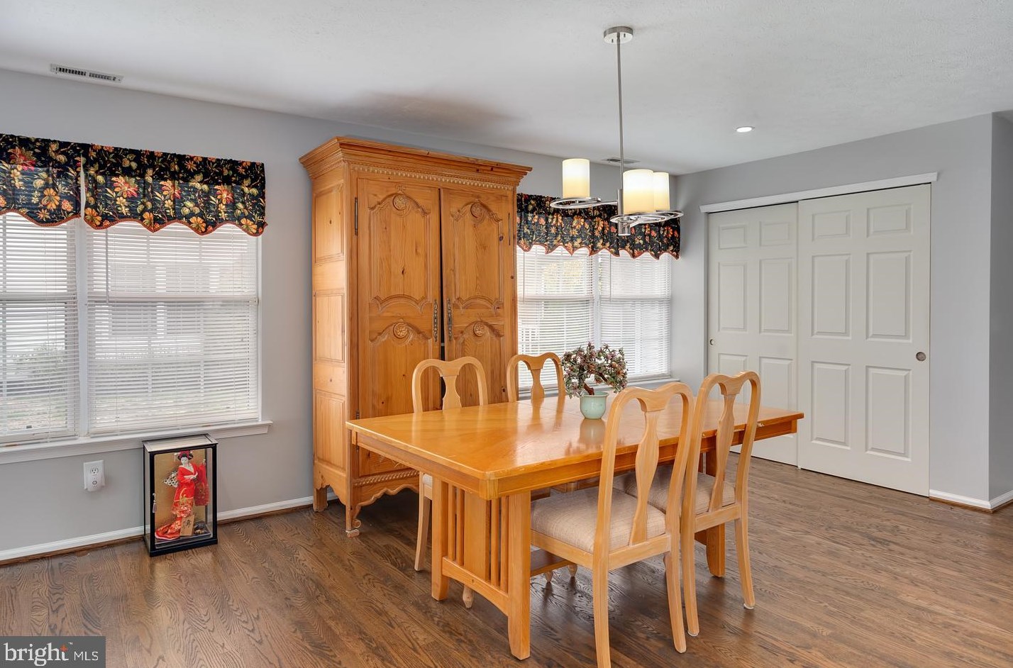 303 Moonseed Pl, Mount Laurel NJ  08054-4940 exterior