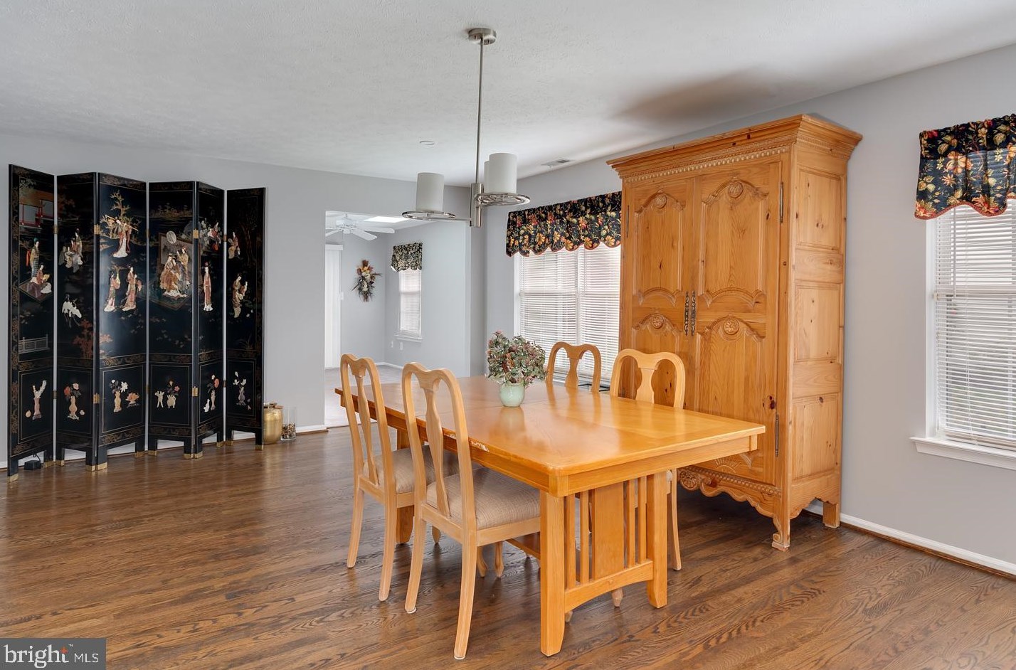 303 Moonseed Pl, Mount Laurel NJ  08054-4940 exterior