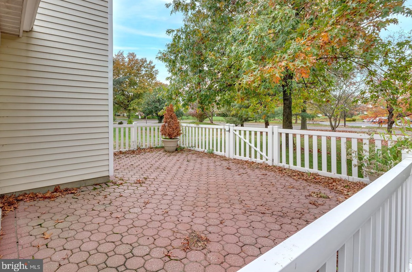 303 Moonseed Pl, Mount Laurel NJ  08054-4940 exterior