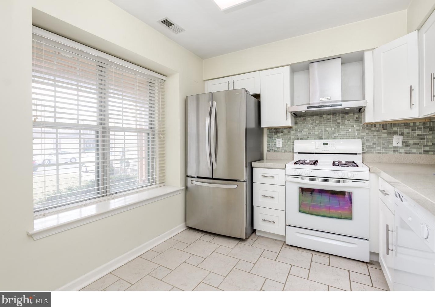 164 Kettlebrook Dr, Mount Laurel NJ  08054-2670 exterior