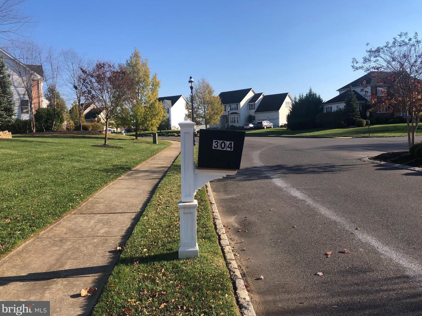 304 Crescent Dr, Chesterfield NJ  08505-2258 exterior