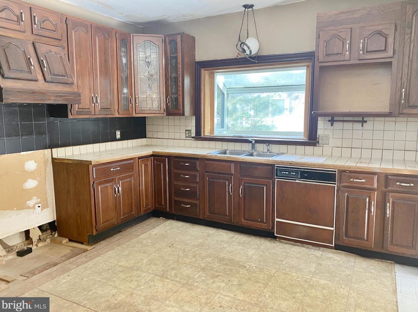 26 Riverbank Ave, Beverly NJ  08010-1310 exterior