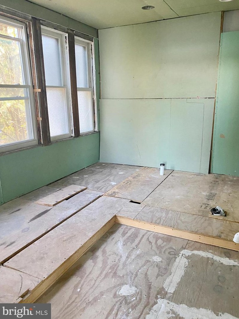 26 Riverbank Ave, Beverly NJ  08010-1310 exterior