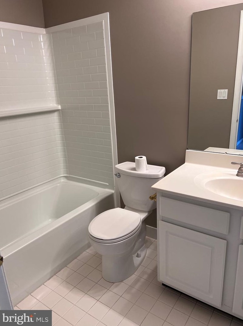3201 Saxony Dr, Mount Laurel NJ  08054-6815 exterior