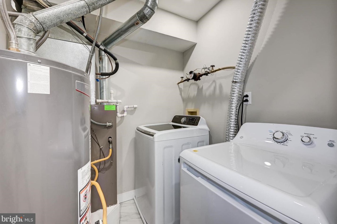 301 Ralston Dr, Mount Laurel NJ  08054-3354 exterior