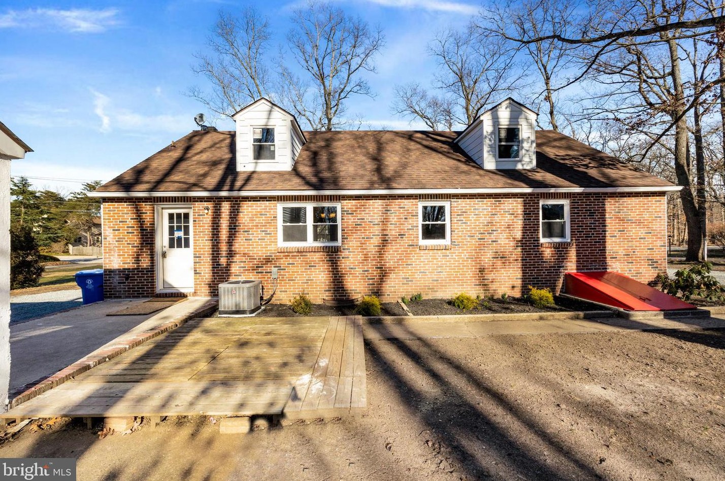 267 Creek Rd, Mount Laurel NJ  08054-2102 exterior