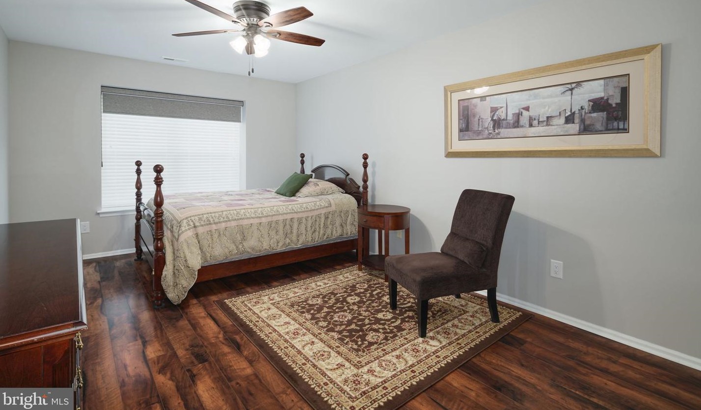 1678 Thornwood Dr, Mount Laurel NJ  08054-1811 exterior
