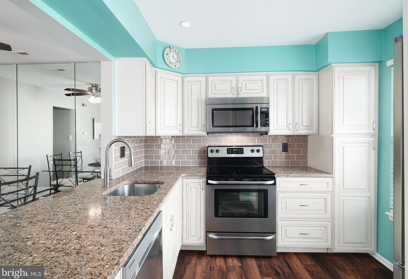 1678 Thornwood Dr, Mount Laurel NJ  08054-1811 exterior