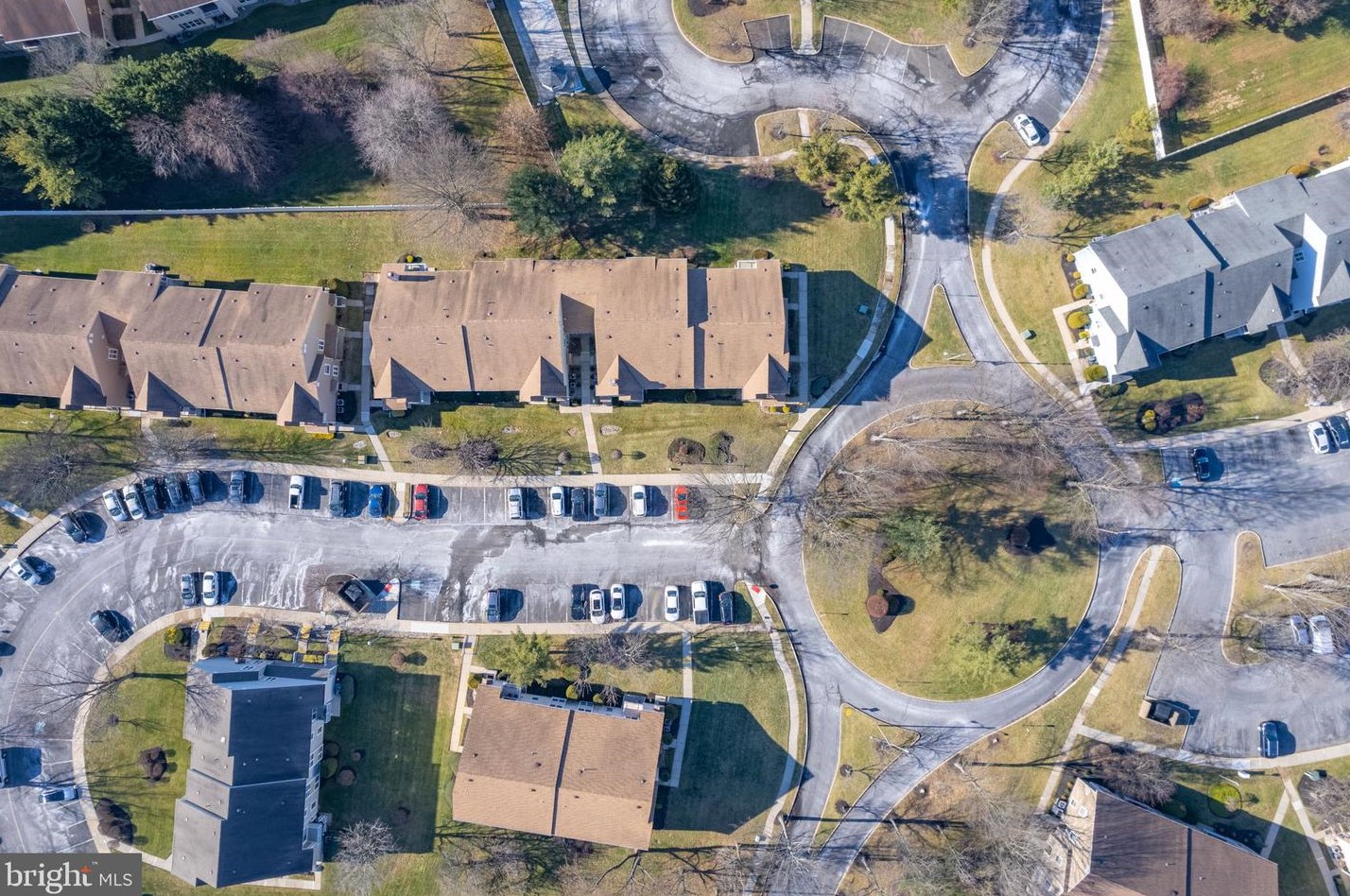1678 Thornwood Dr, Mount Laurel NJ  08054-1811 exterior