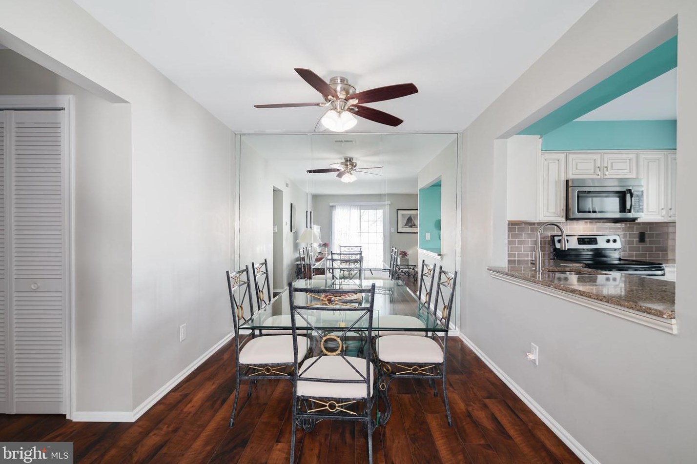 1678 Thornwood Dr, Mount Laurel NJ  08054-1811 exterior
