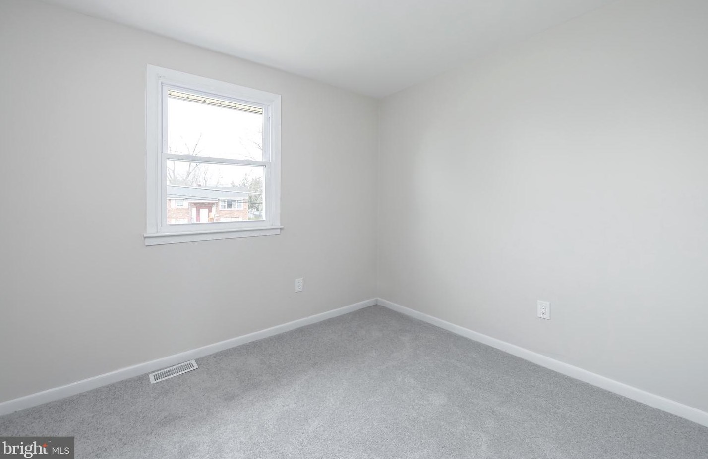 152 Glenbrook Dr, Mount Laurel NJ  08054-1046 exterior