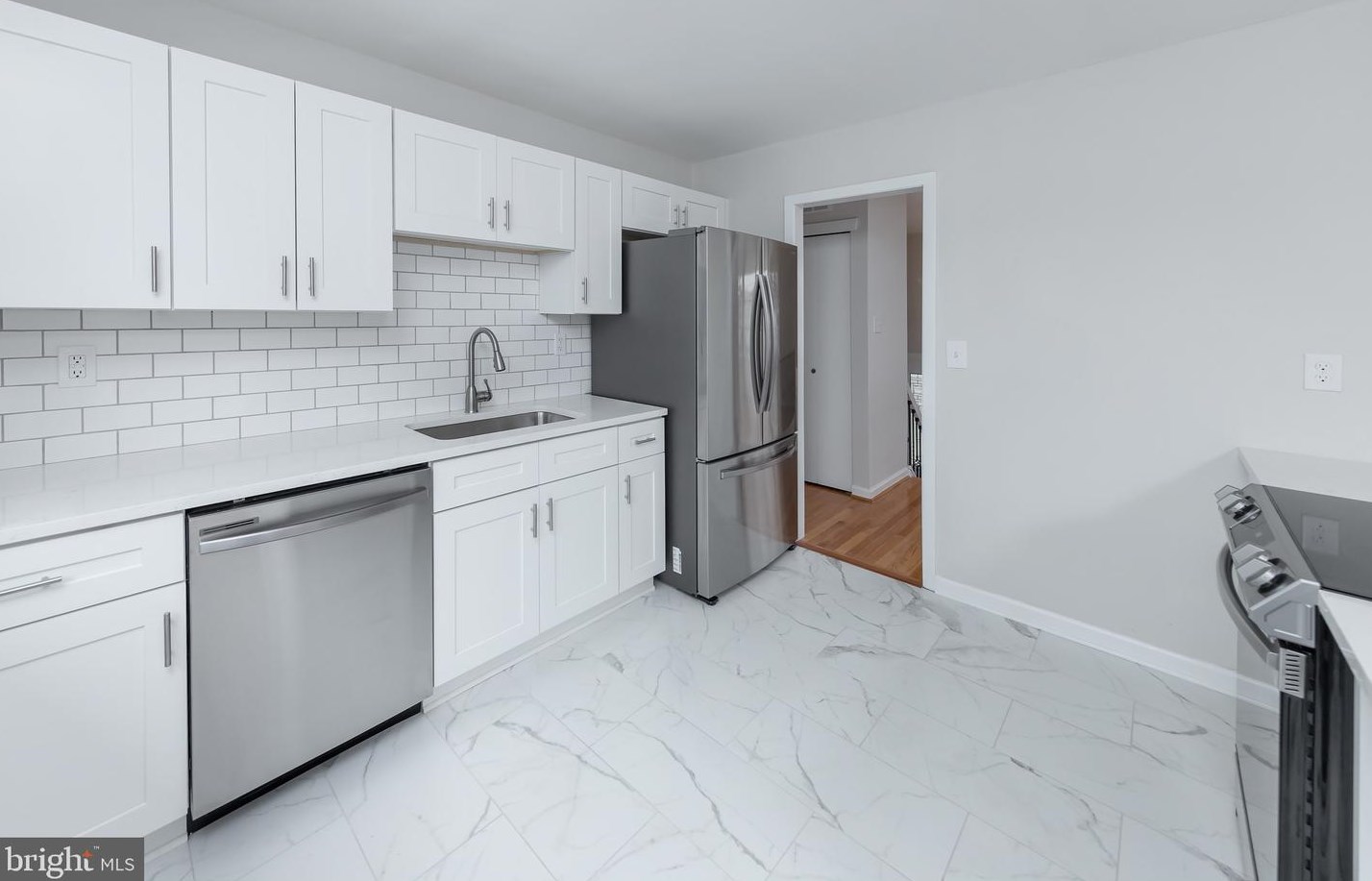 152 Glenbrook Dr, Mount Laurel NJ  08054-1046 exterior