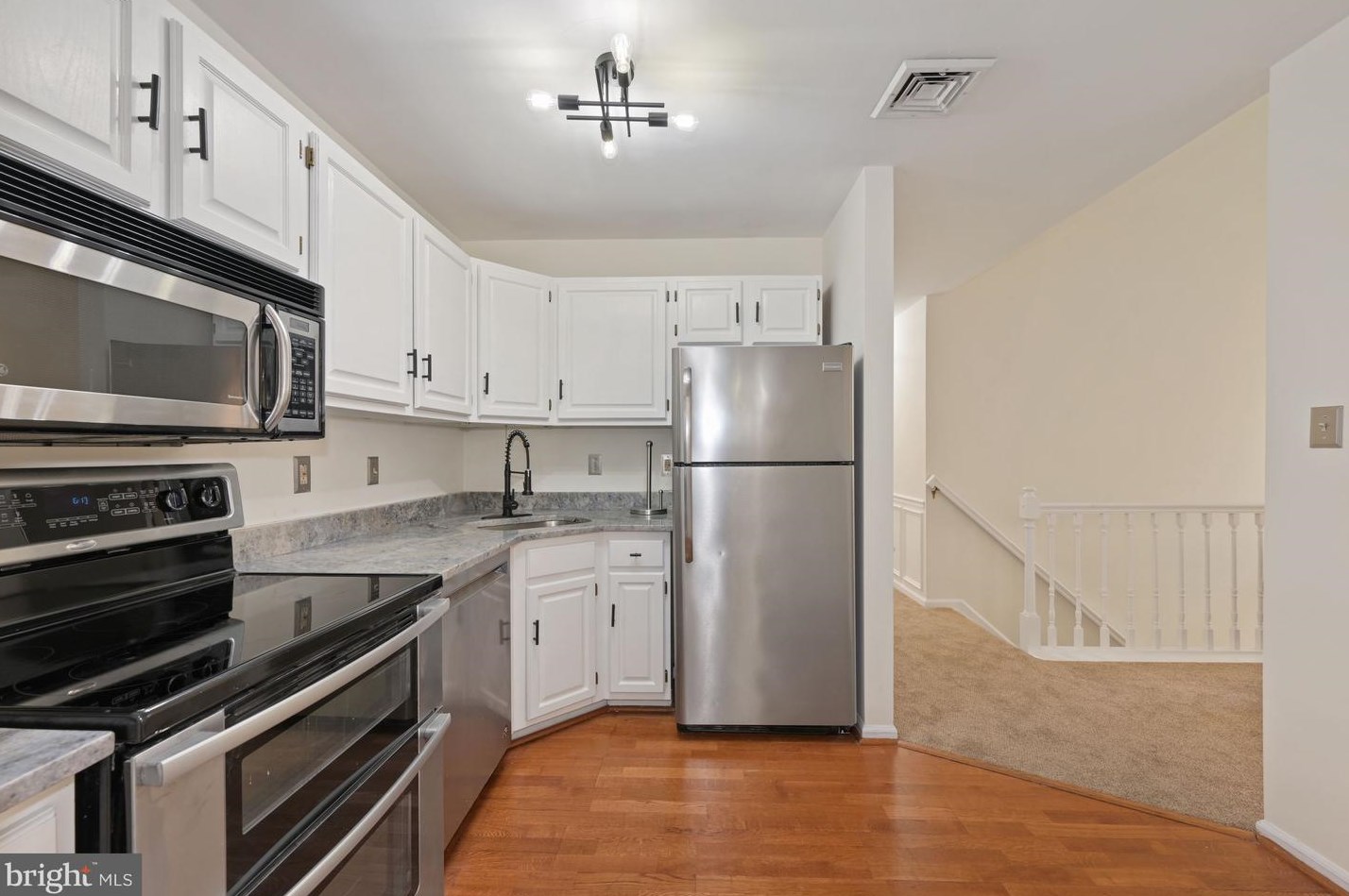 41 Eraser Rd, Moorestown NJ  08057-1670 exterior