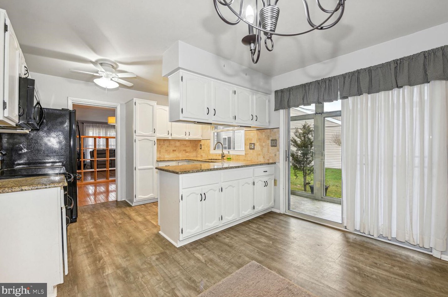 130 Buckingham Dr, Southampton NJ  08088-1246 exterior