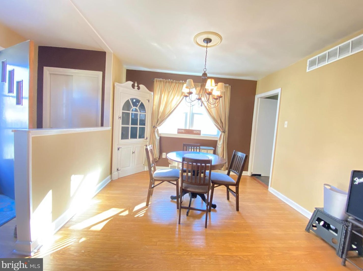 302 Washington Ave, Moorestown NJ 08057-2408 exterior