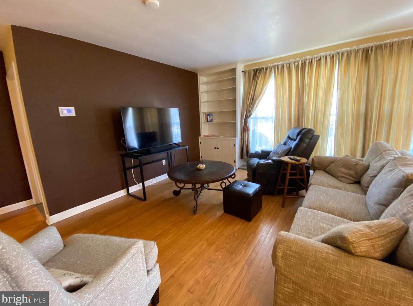 302 Washington Ave, Moorestown NJ 08057-2408 exterior