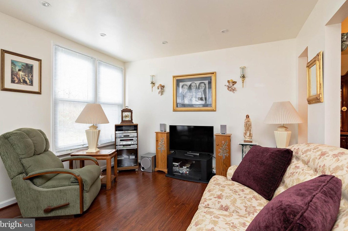 898 Westminster Dr, Southampton NJ  08088-1038 exterior