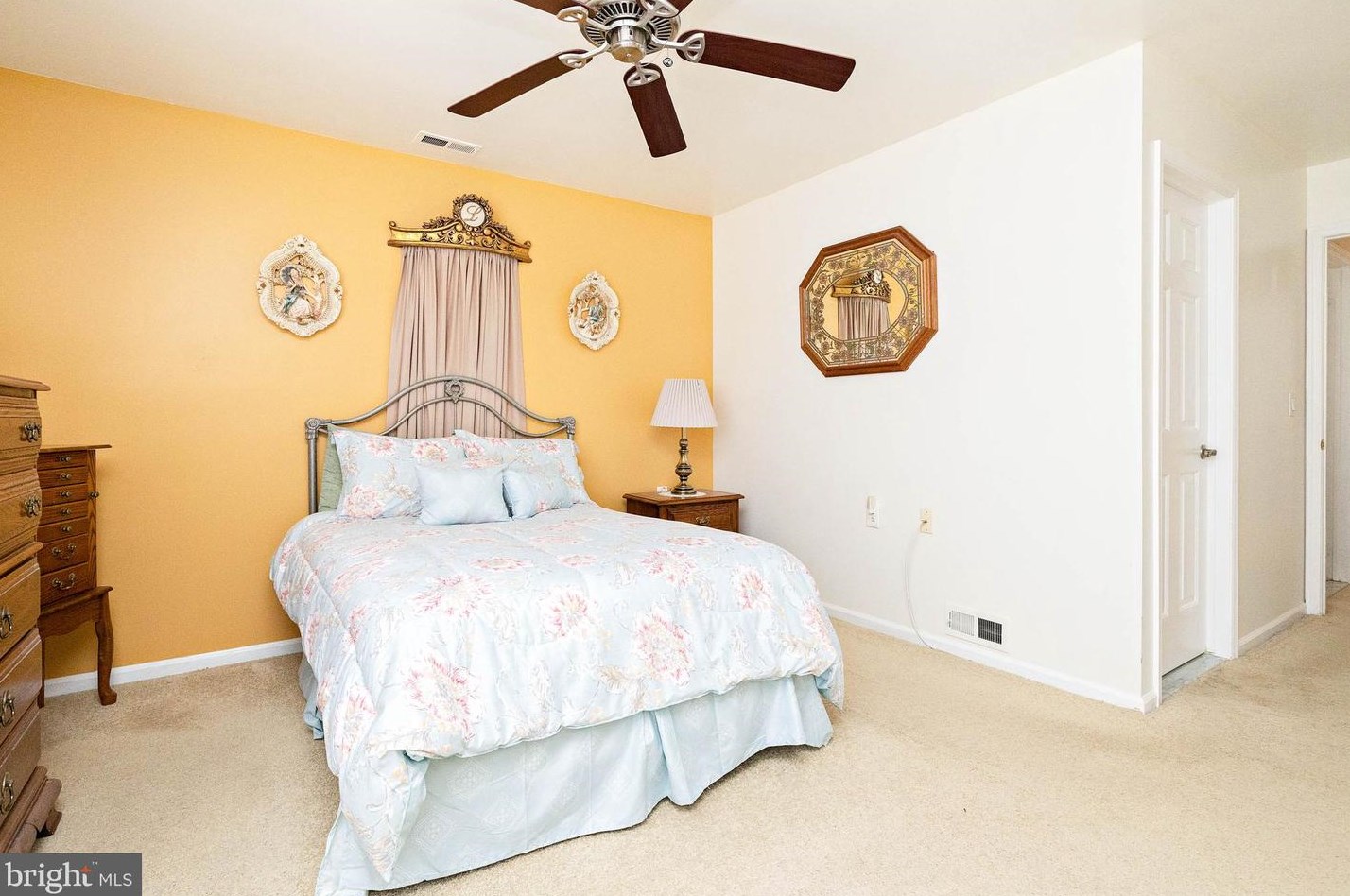 898 Westminster Dr, Southampton NJ  08088-1038 exterior