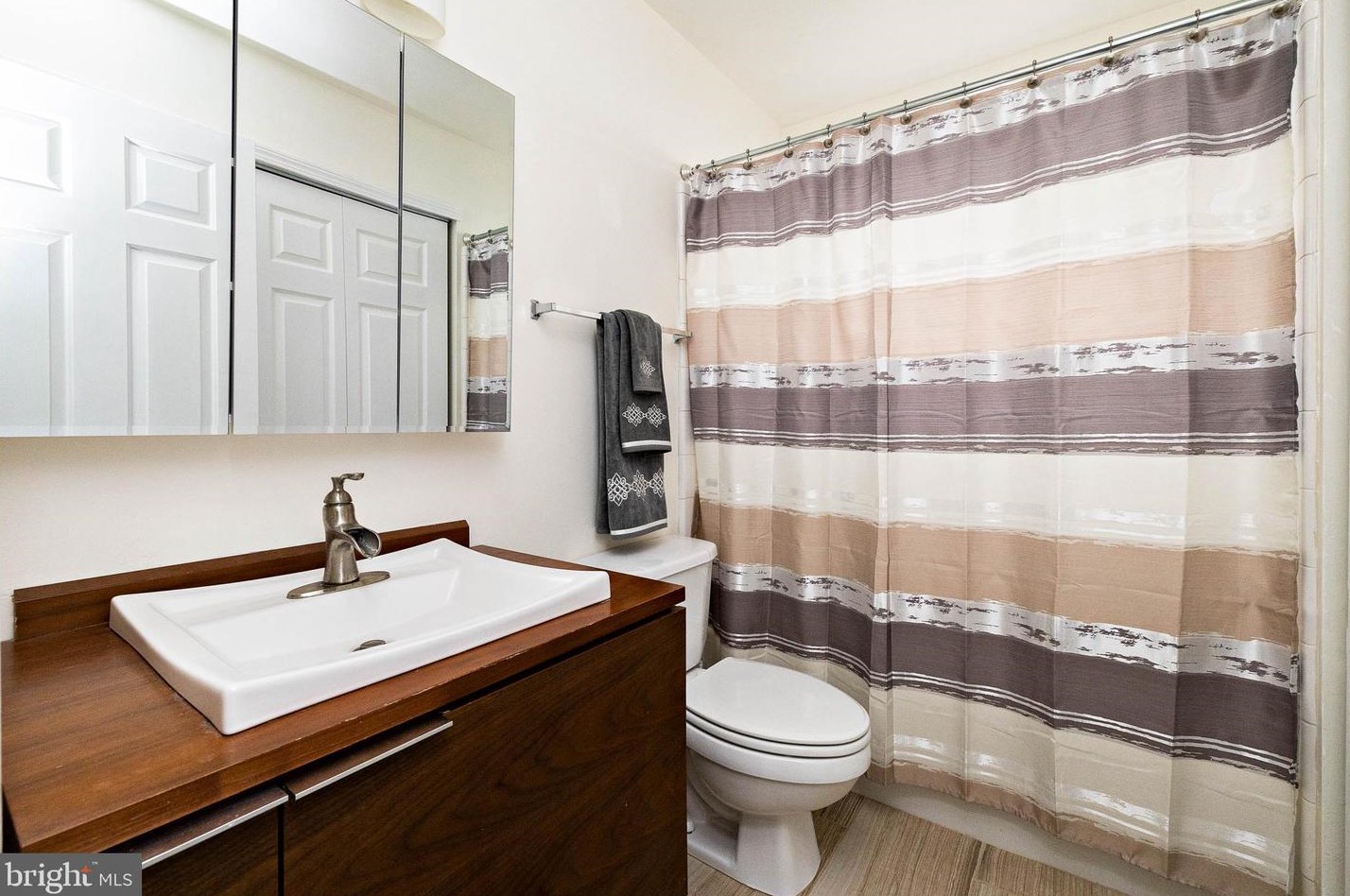 898 Westminster Dr, Southampton NJ  08088-1038 exterior