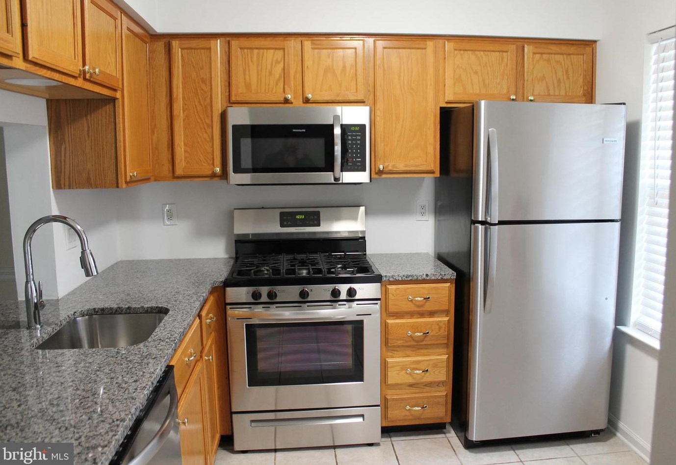 3303 Saxony Dr, Mount Laurel NJ  08054-6816 exterior