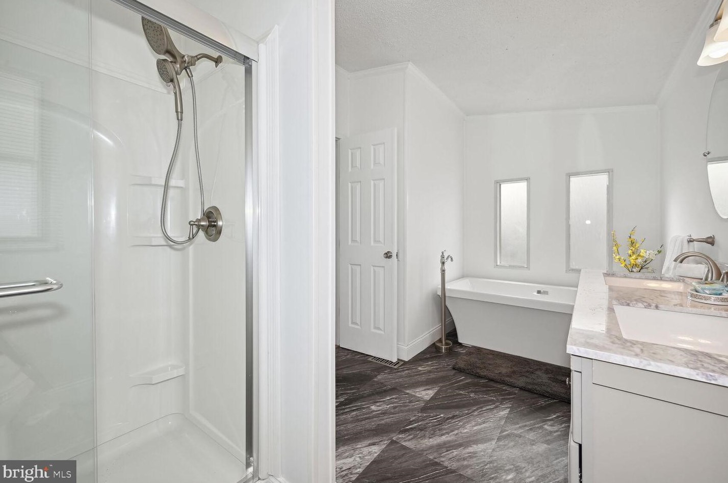 909 Koala Ln, Mount Laurel NJ  08054-4442 exterior