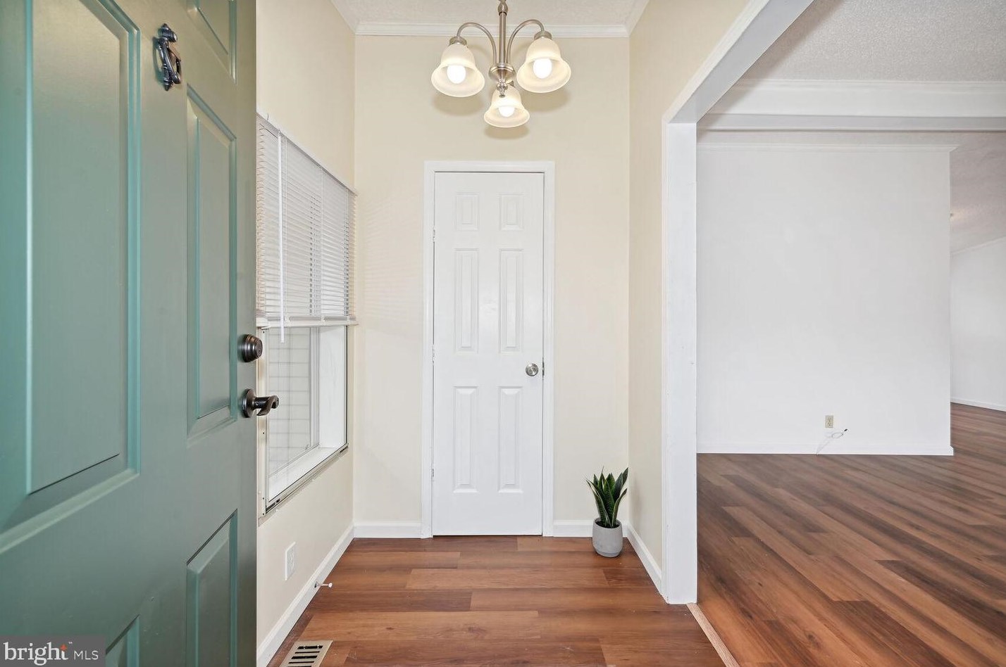 909 Koala Ln, Mount Laurel NJ  08054-4442 exterior