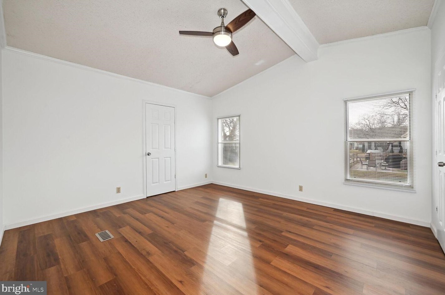 909 Koala Ln, Mount Laurel NJ  08054-4442 exterior