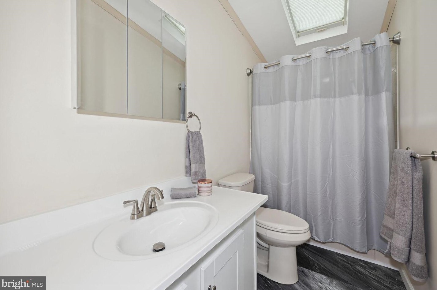 909 Koala Ln, Mount Laurel NJ  08054-4442 exterior