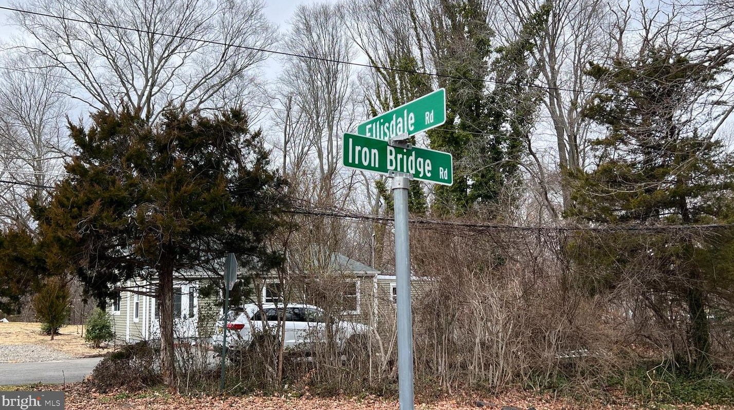 301 Ellisdale Rd, Chesterfield NJ  08515-9659 exterior