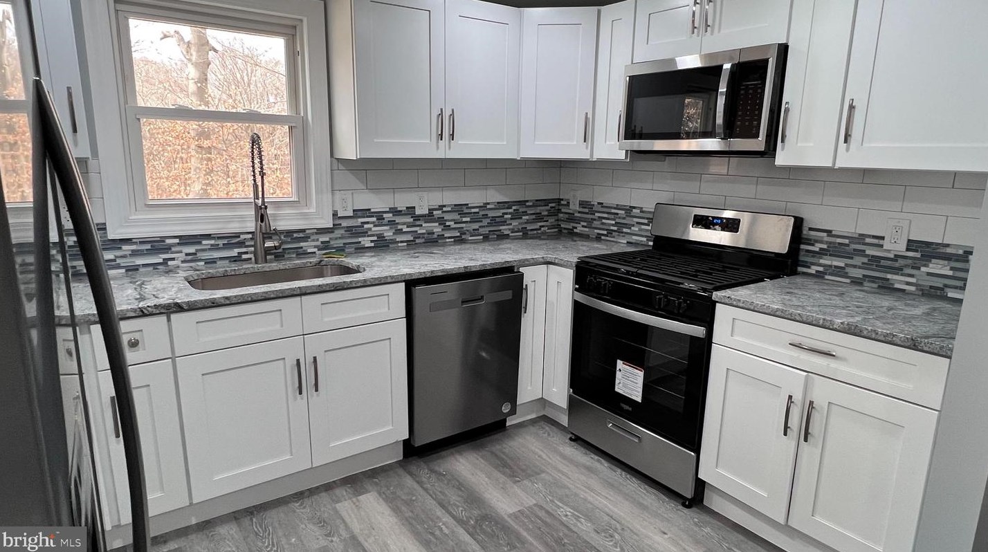 301 Ellisdale Rd, Chesterfield NJ  08515-9659 exterior