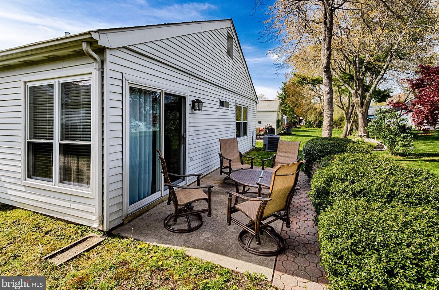 32 Cotherstone Dr, Southampton NJ  08088-1002 exterior