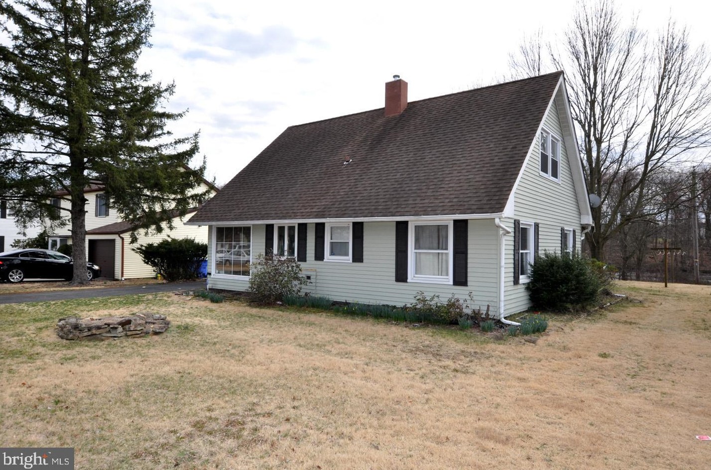 12 Sylvan Ln, Willingboro, NJ 08046