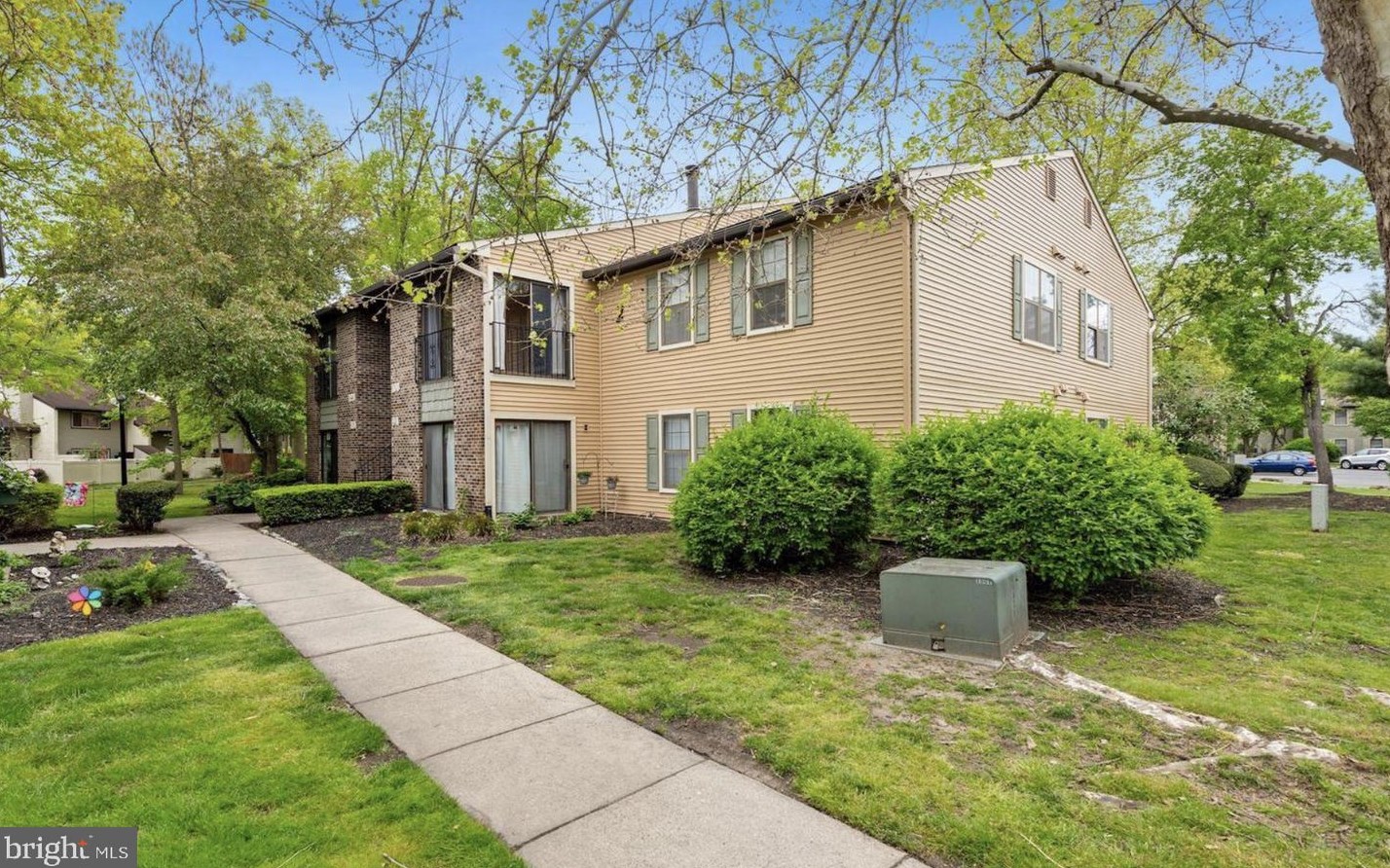 10 Bluebell Ln, Mount Laurel NJ  08054-3501 exterior