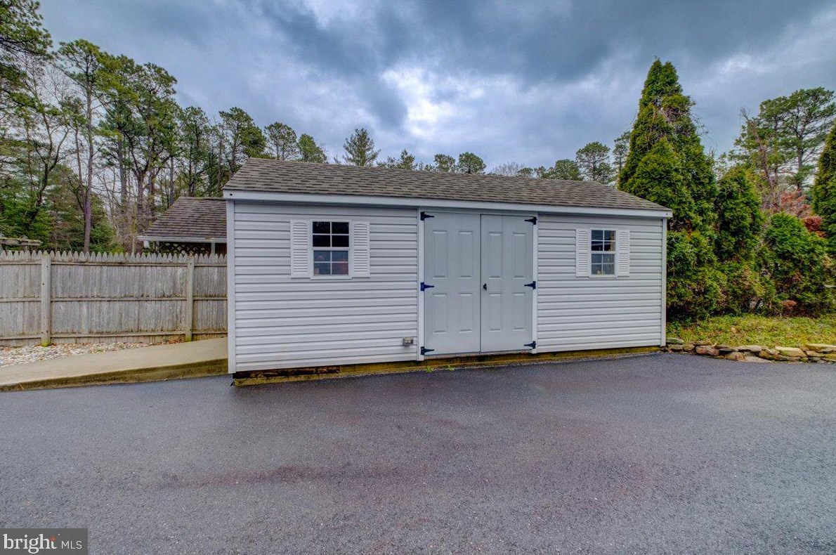 14 King Arthur Dr, Medford NJ  08055-8521 exterior