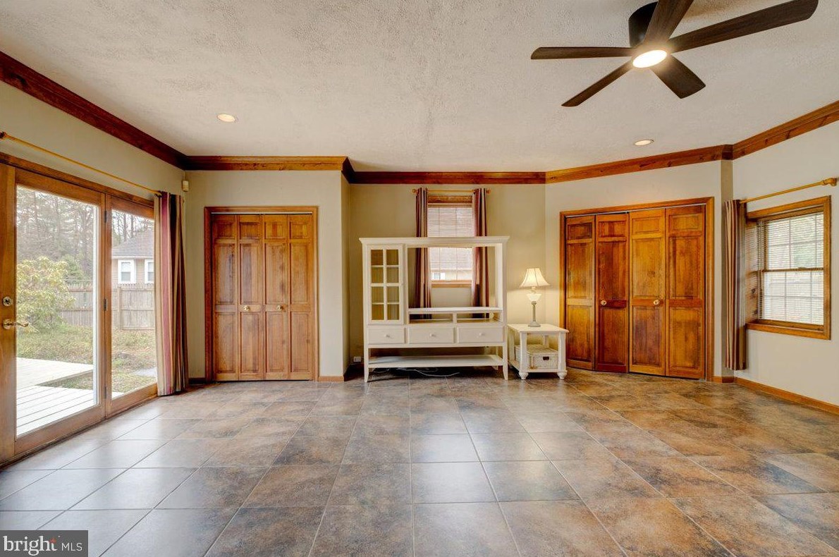 14 King Arthur Dr, Medford NJ  08055-8521 exterior