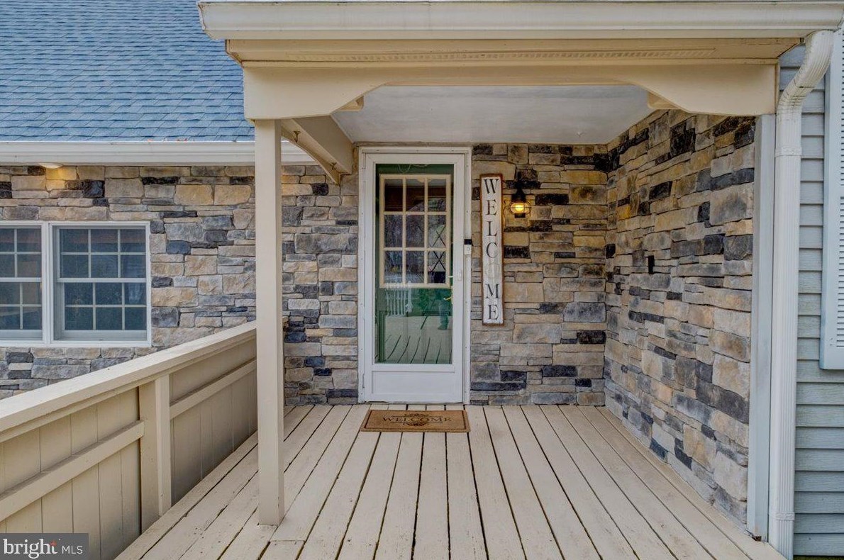 14 King Arthur Dr, Medford NJ  08055-8521 exterior