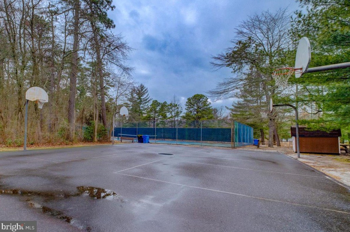 14 King Arthur Dr, Medford NJ  08055-8521 exterior