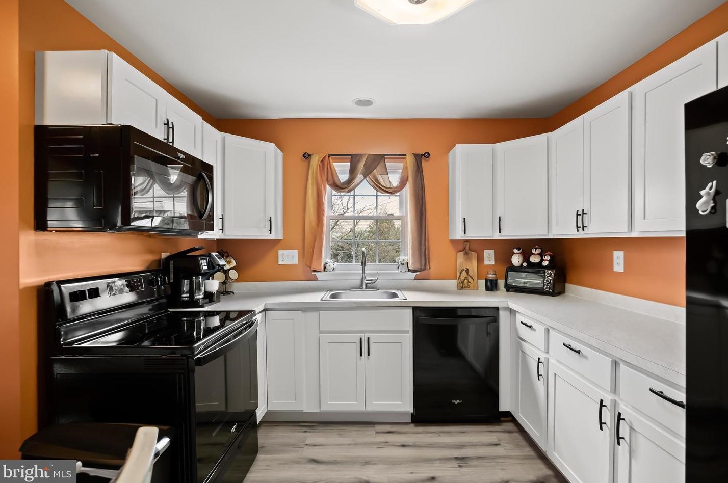 4 Sherwood Pl, Southampton NJ  08088-1124 exterior